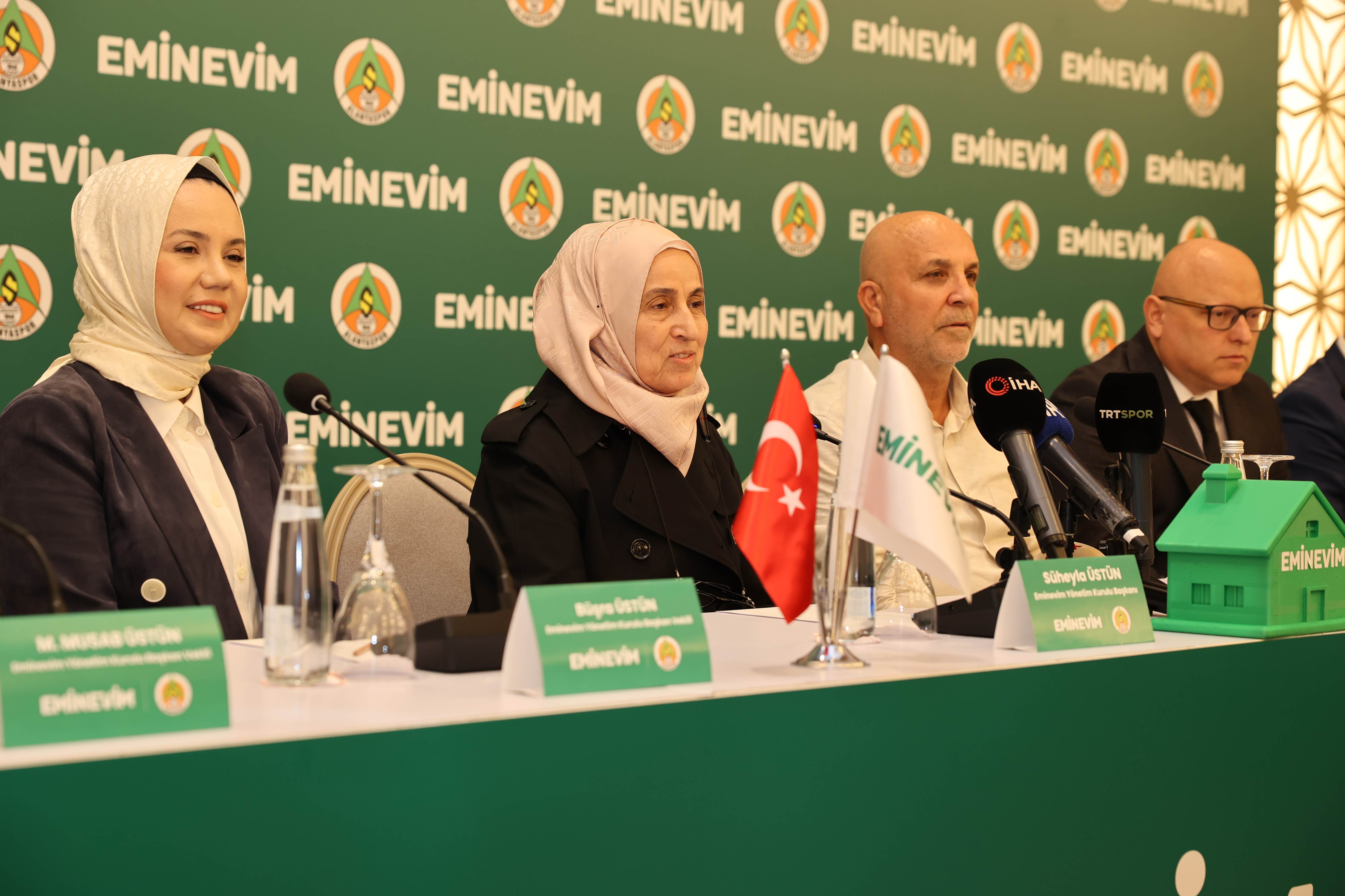 Alanyaspor'un Forma Sırt Sponsoru Olduk