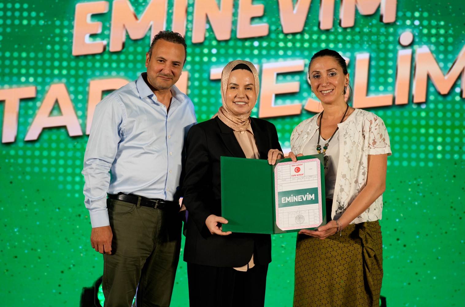 Eminevim’de Tapu Teslim Töreni Heyecanı