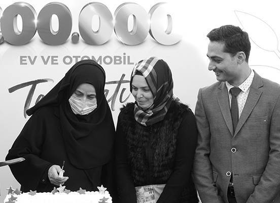 "Eminevim Dev Bir Rekorun Altına İmza Attı!"